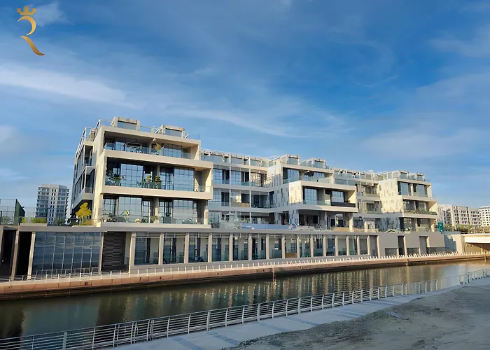 Amber Glow 2Br Apartment Al Raha