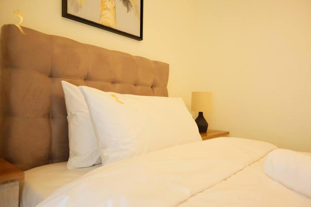 Amber Glow 2br Al Raha Apartment *