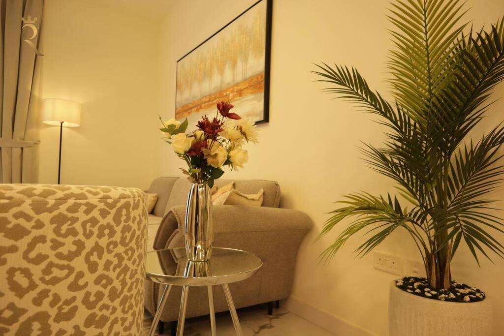 Amber Glow 2br Al Raha Apartment *